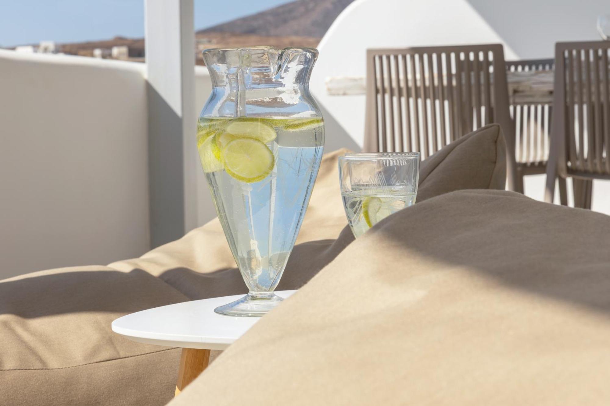 Paros Melodia Apartments Logaras Exterior foto